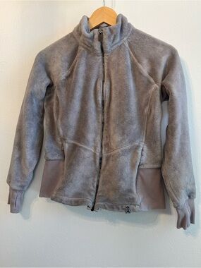 Free Country Plush Full-Zip Jacket in Light Gray Taupe